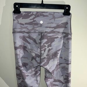 Lululemon Wunder Under High-Rise Tight 25" *Luxtreme | Size 6 | Good Condition